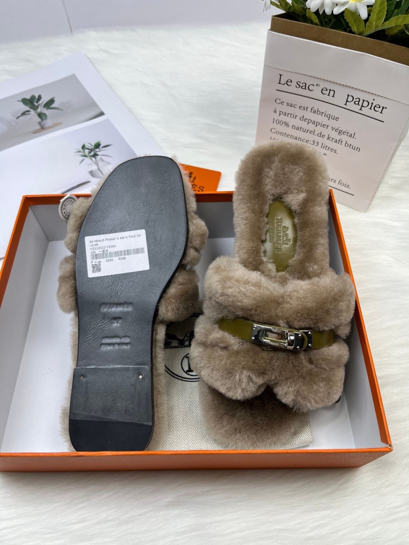H**me5 slippers